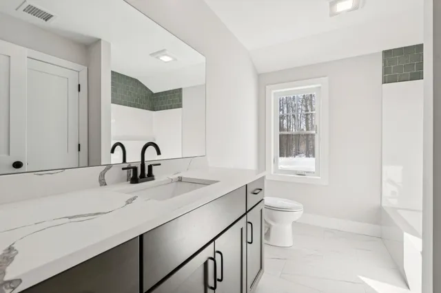 $1,280,000 | 2 Washburn Farm Lane, Unit 1, Kittery, ME 03905