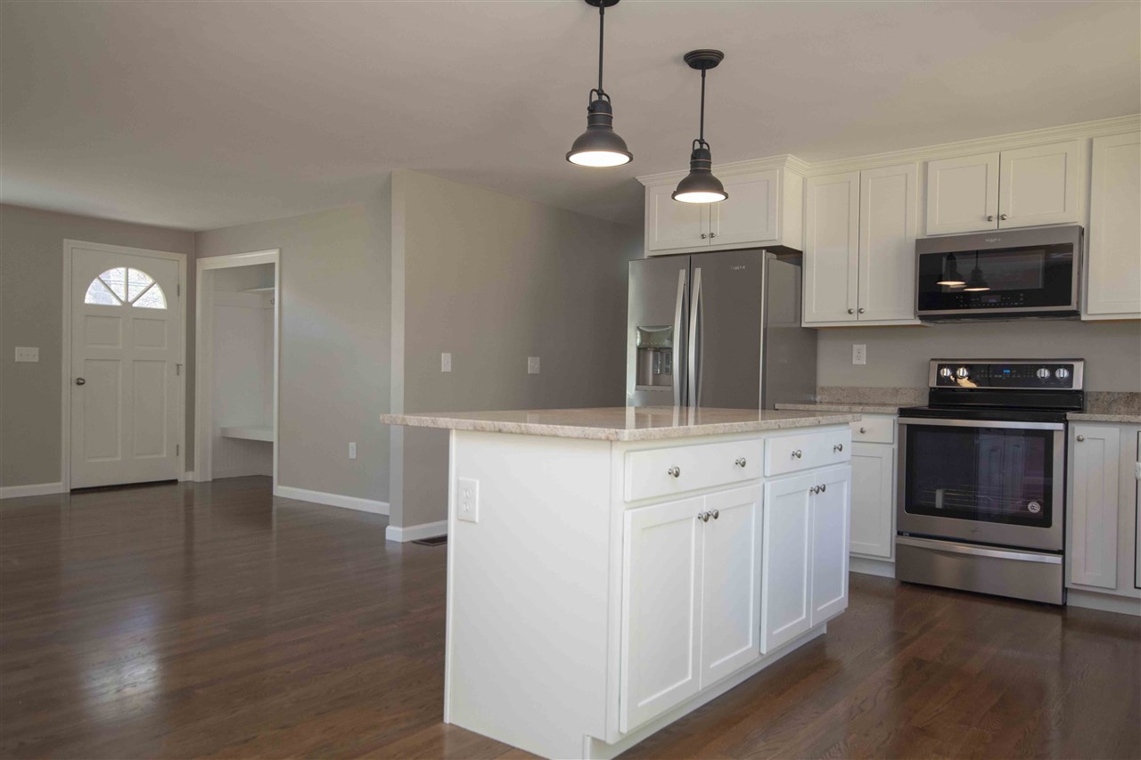 113 Bedford Road Merrimack, NH 03054 - Photo 5 of 32