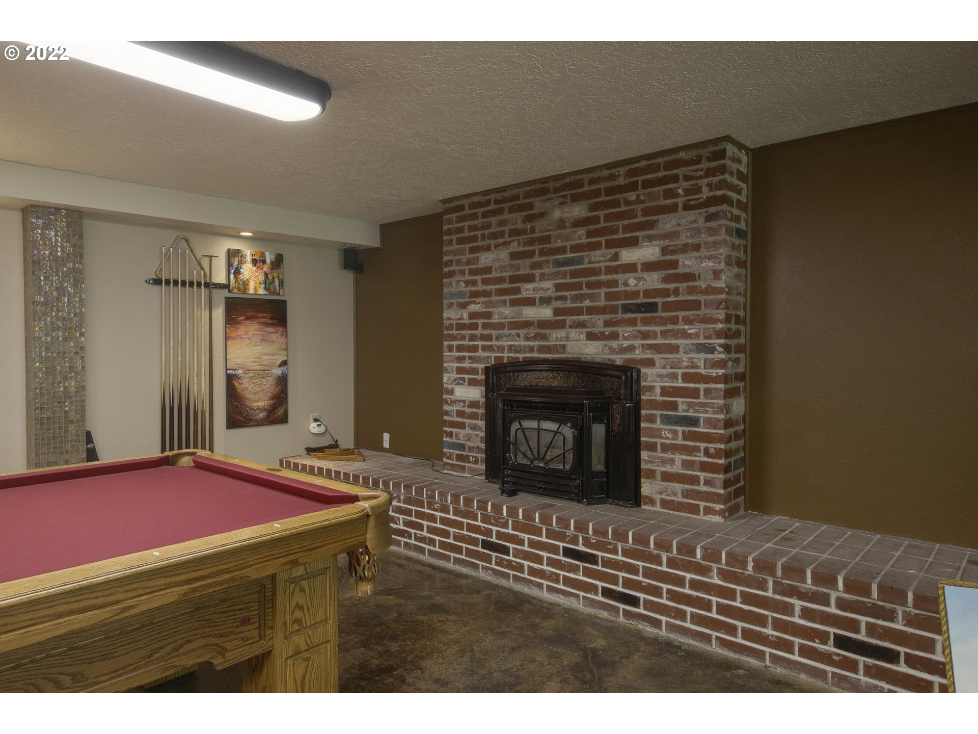 10419 Crosby Road Northeast Woodburn, OR 97071 - Photo 20 of 32 a view of empty room with front door