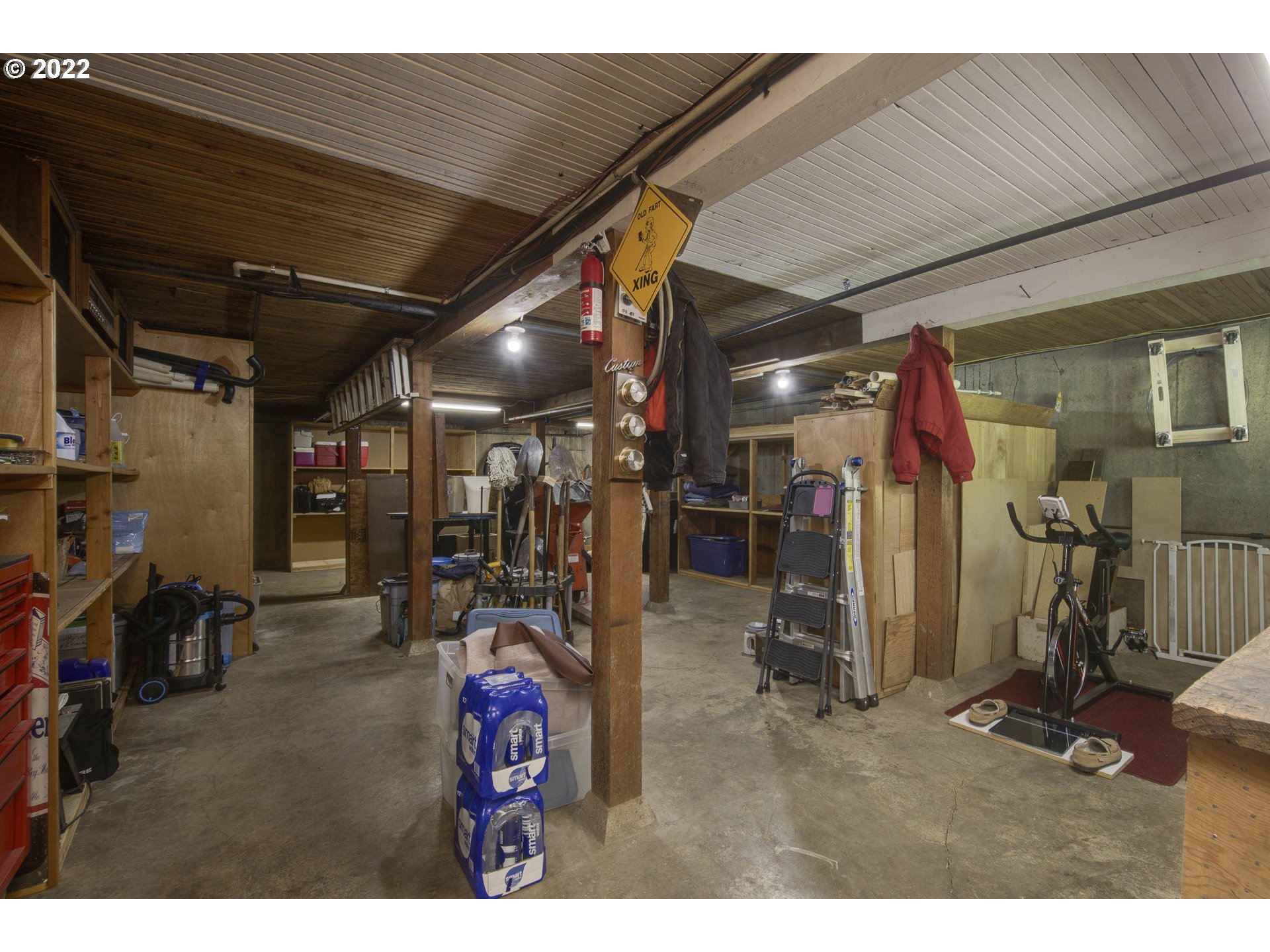 10419 Crosby Road Northeast Woodburn, OR 97071 - Photo 24 of 32 a view of a room with gym equipment