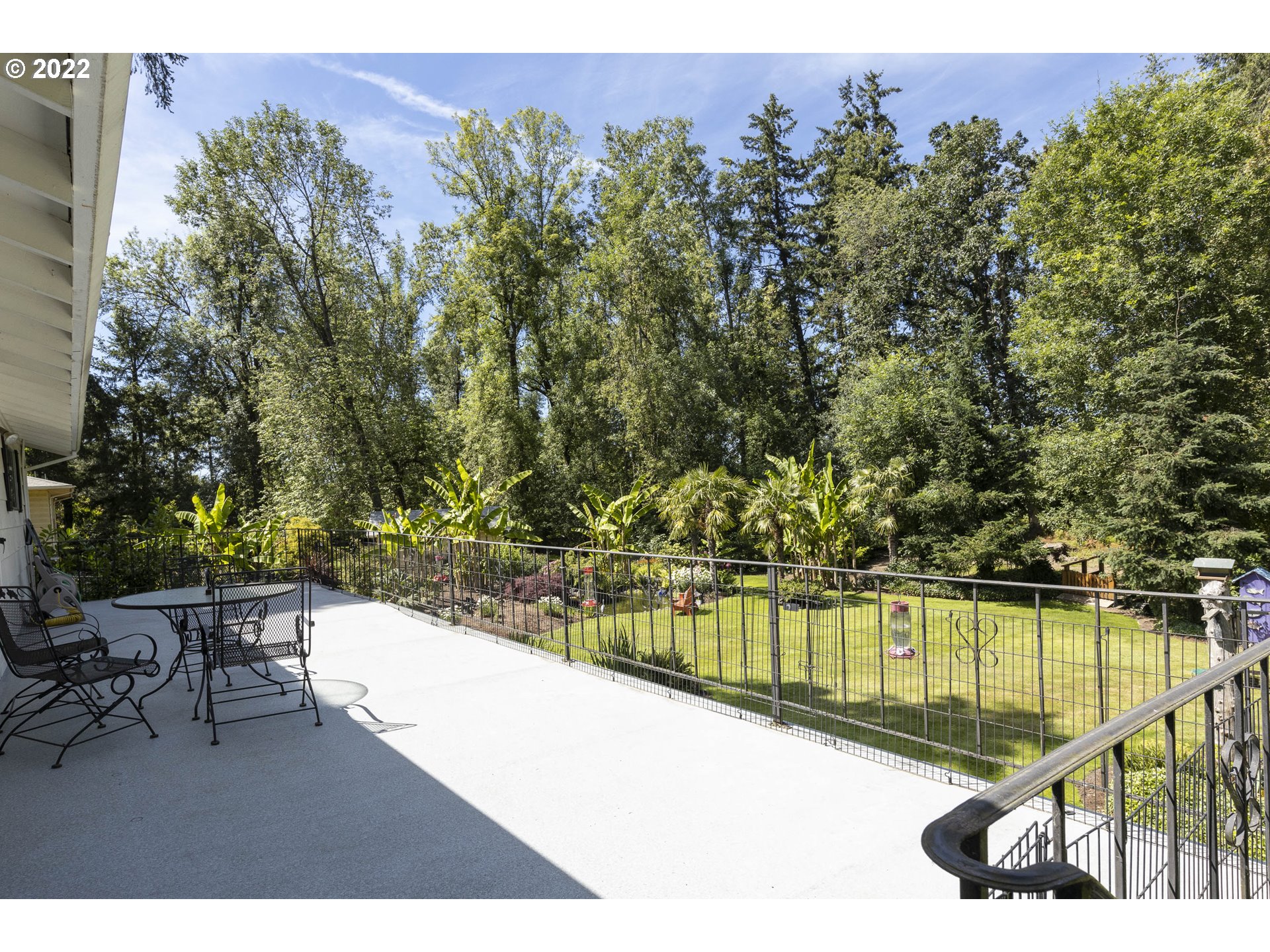 10419 Crosby Road Northeast Woodburn, OR 97071 - Photo 29 of 32 a view of a swimming pool with a lake