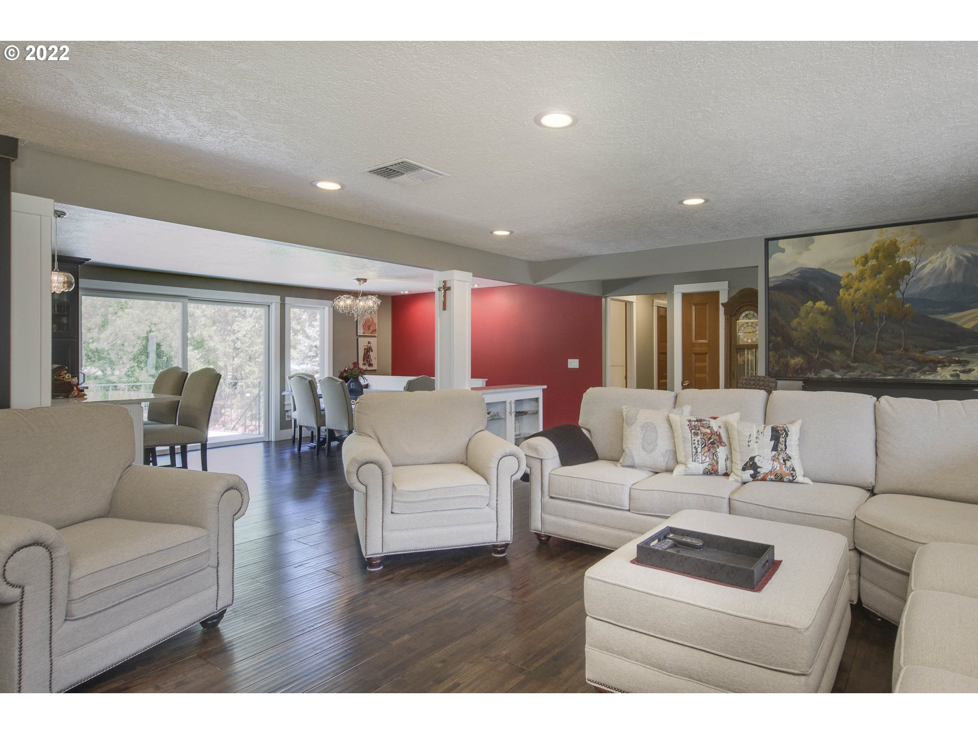 10419 Crosby Road Northeast Woodburn, OR 97071 - Photo 7 of 32 a living room with furniture and a large window