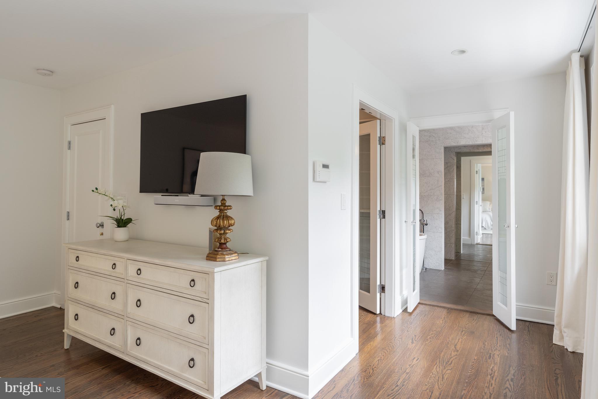 2810 R Street Northwest Washington, DC 20007 - Photo 17 of 32