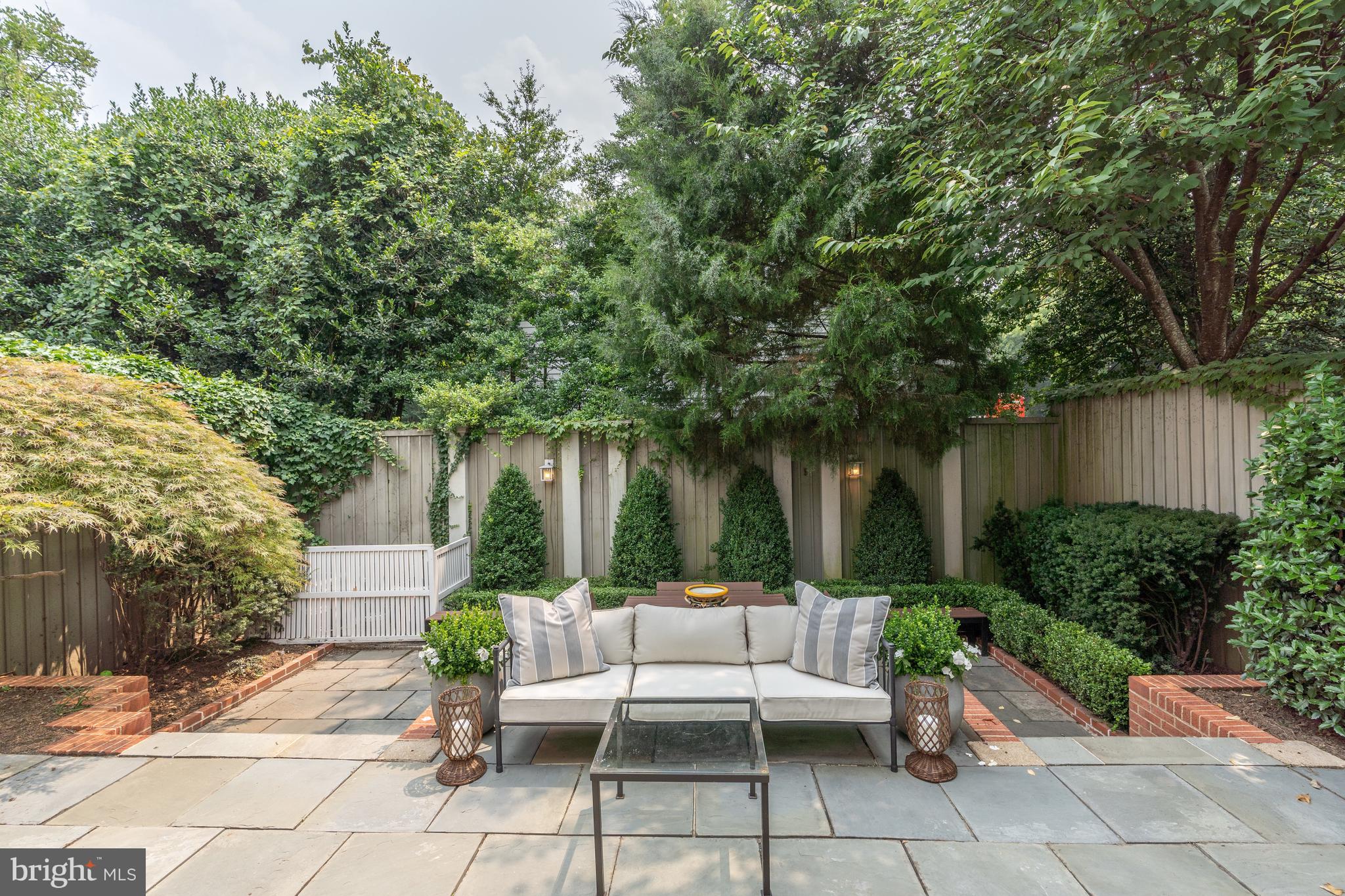 2810 R Street Northwest Washington, DC 20007 - Photo 31 of 32