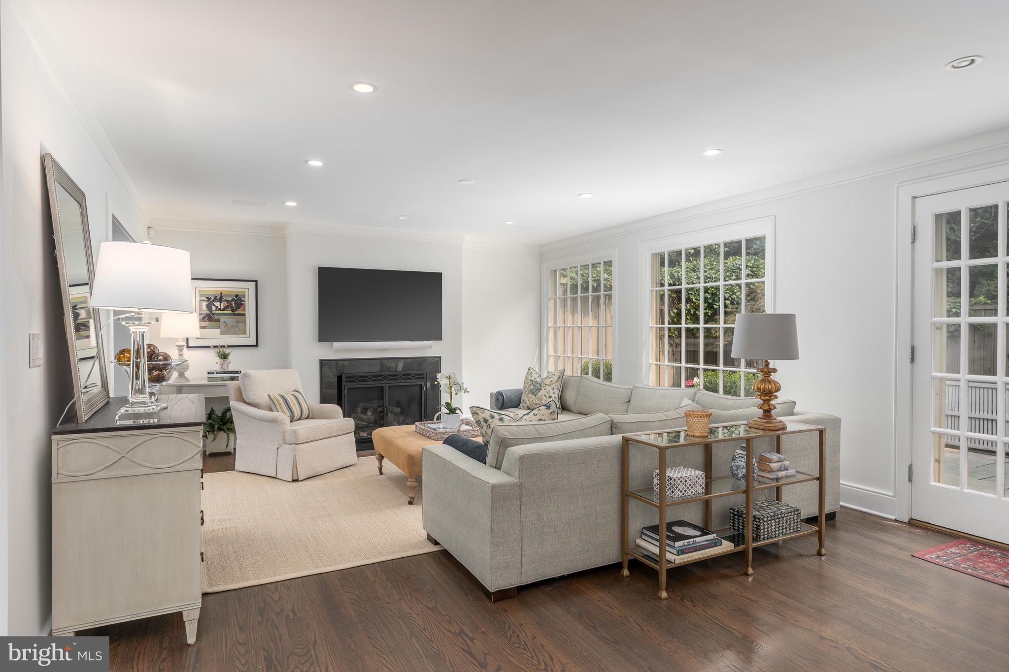 2810 R Street Northwest Washington, DC 20007 - Photo 4 of 32