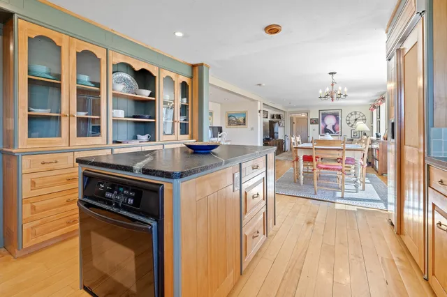 $999,000 | 33 Ferndale Drive, Barnard, VT 05032