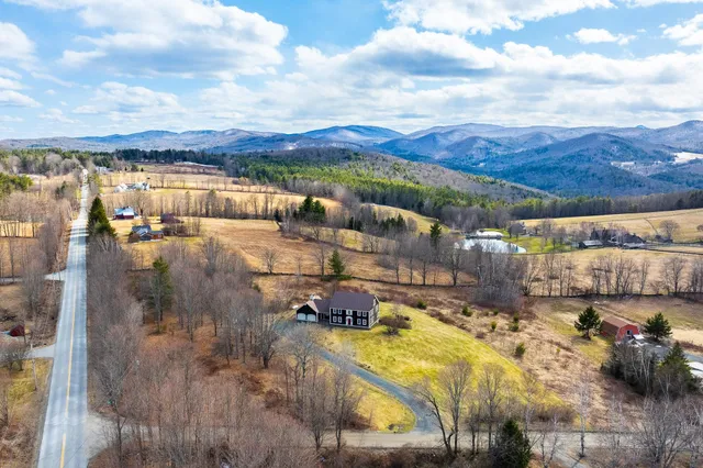 $999,000 | 33 Ferndale Drive, Barnard, VT 05032