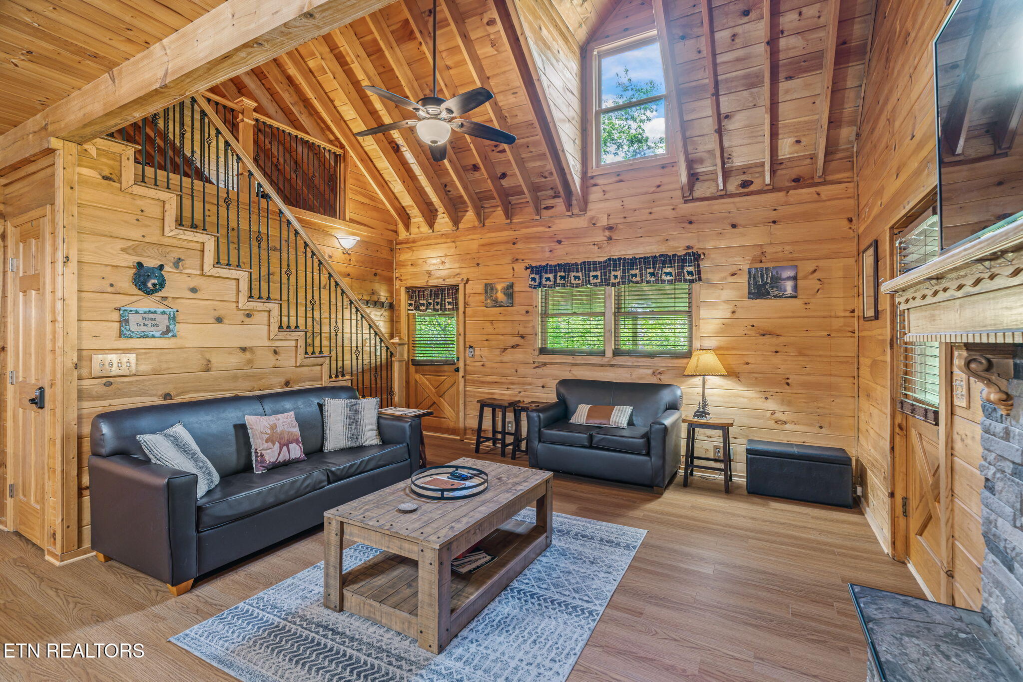 1111 Rocky Top Ridge Way Sevierville, TN 37876 - Photo 16 of 42 17-web-or-mls-1111 Rocky Top Ridge-16