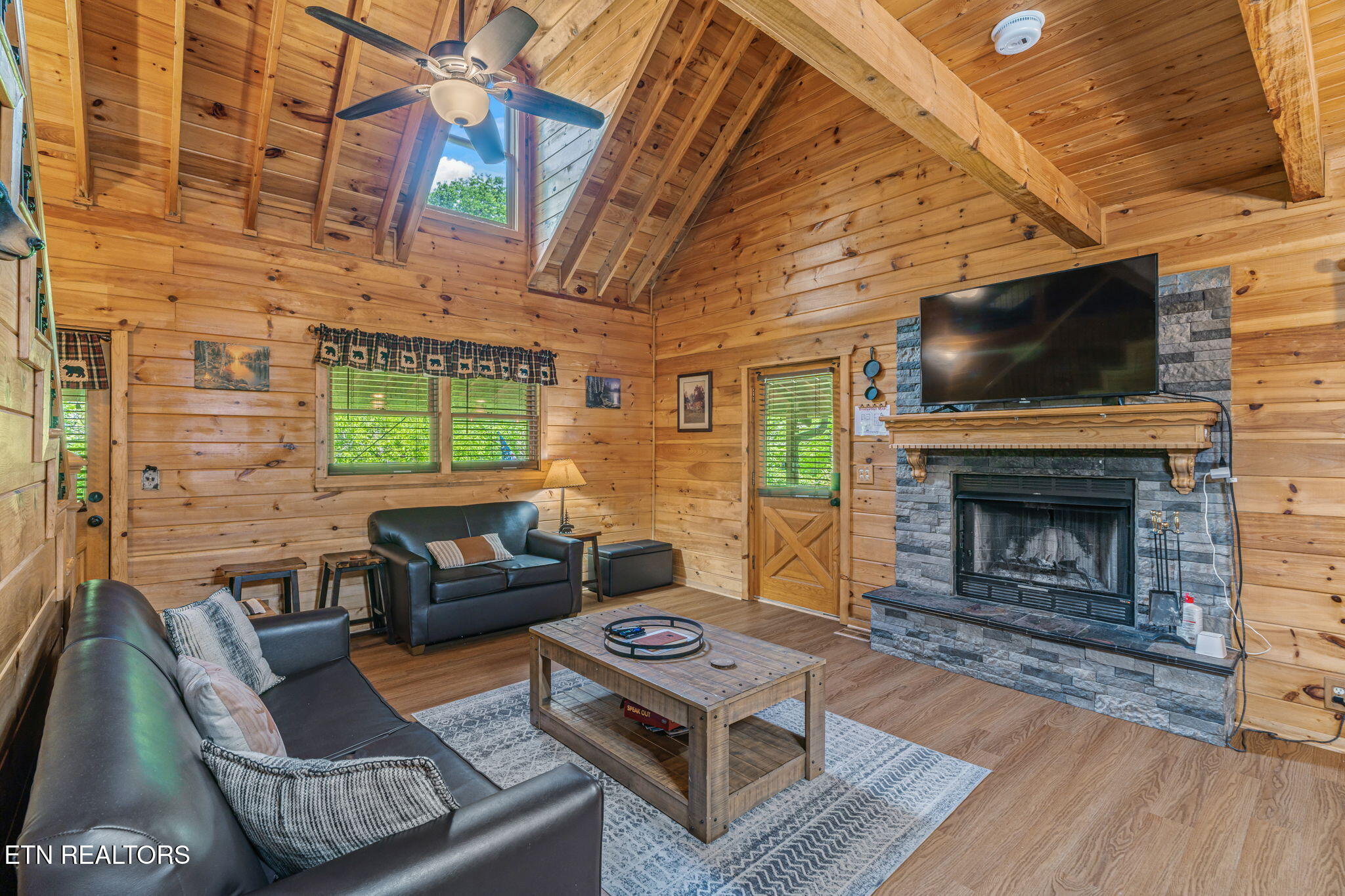 1111 Rocky Top Ridge Way Sevierville, TN 37876 - Photo 17 of 42 18-web-or-mls-1111 Rocky Top Ridge-17