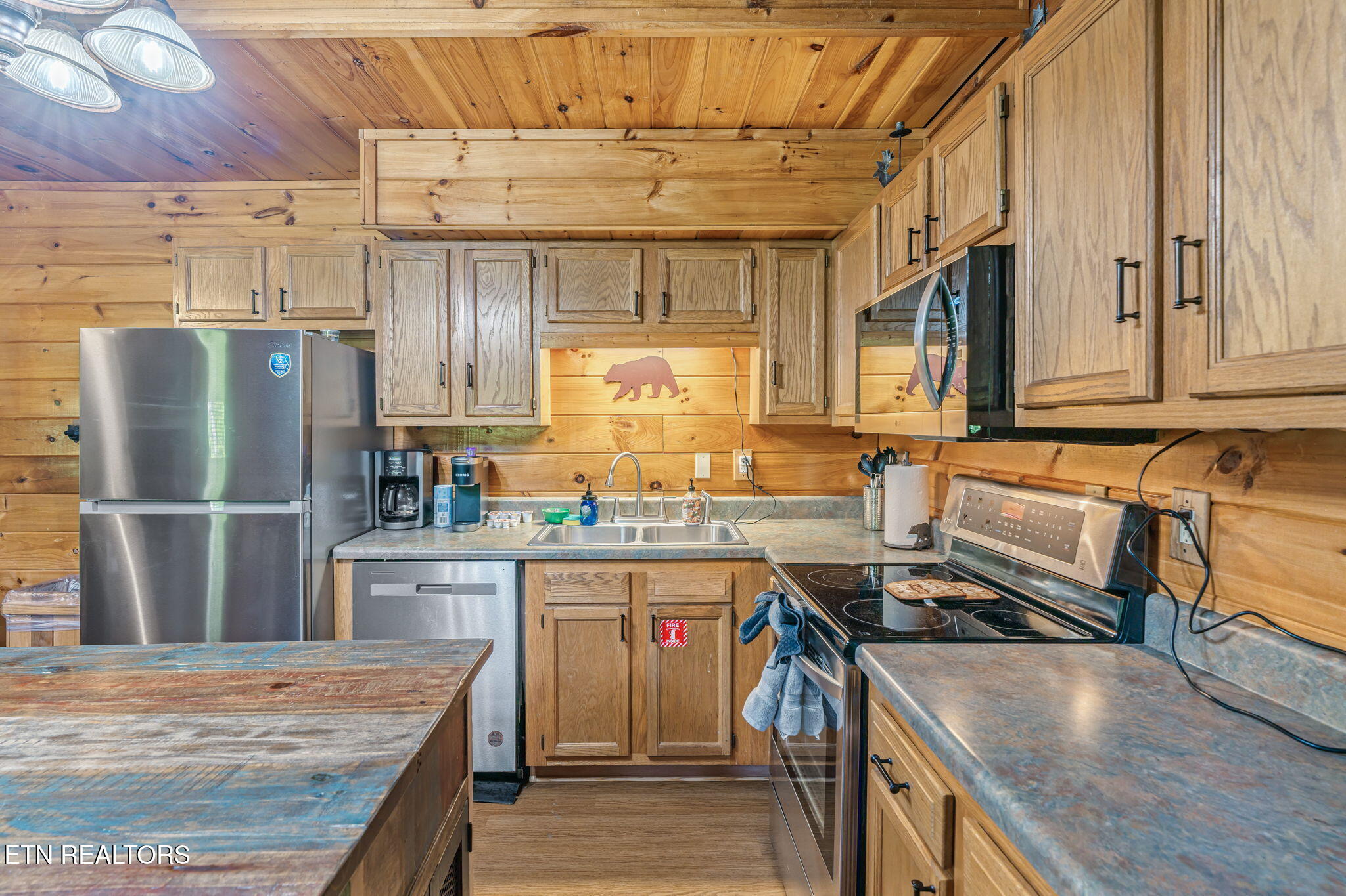 1111 Rocky Top Ridge Way Sevierville, TN 37876 - Photo 21 of 42 22-web-or-mls-1111 Rocky Top Ridge-21