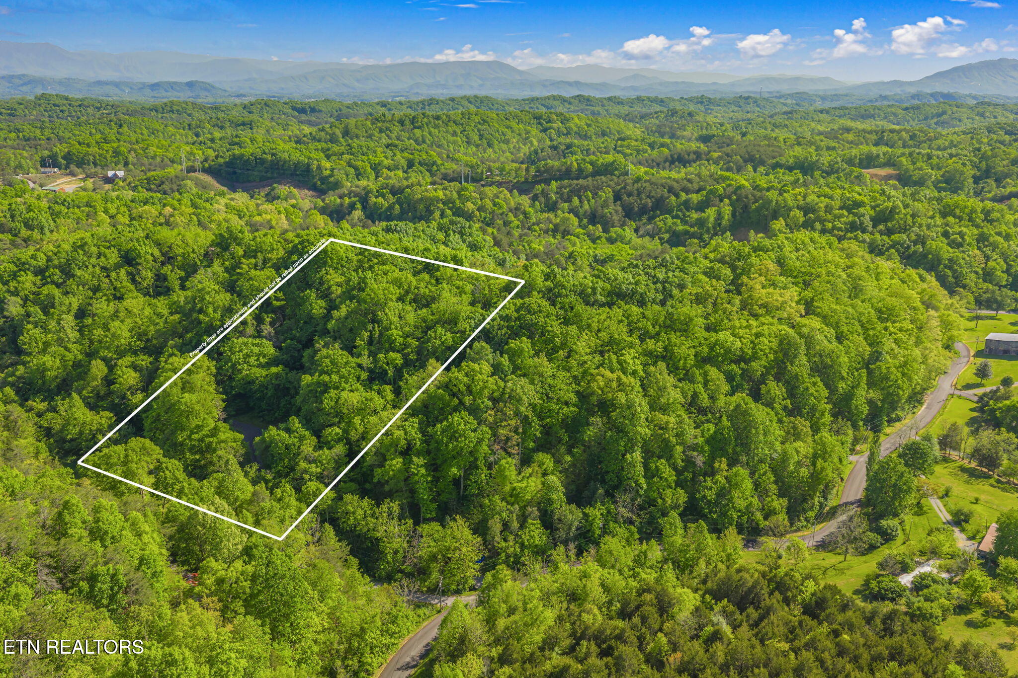 1111 Rocky Top Ridge Way Sevierville, TN 37876 - Photo 37 of 42 35-web-or-mls-1111 Rocky Top Ridge-39-1