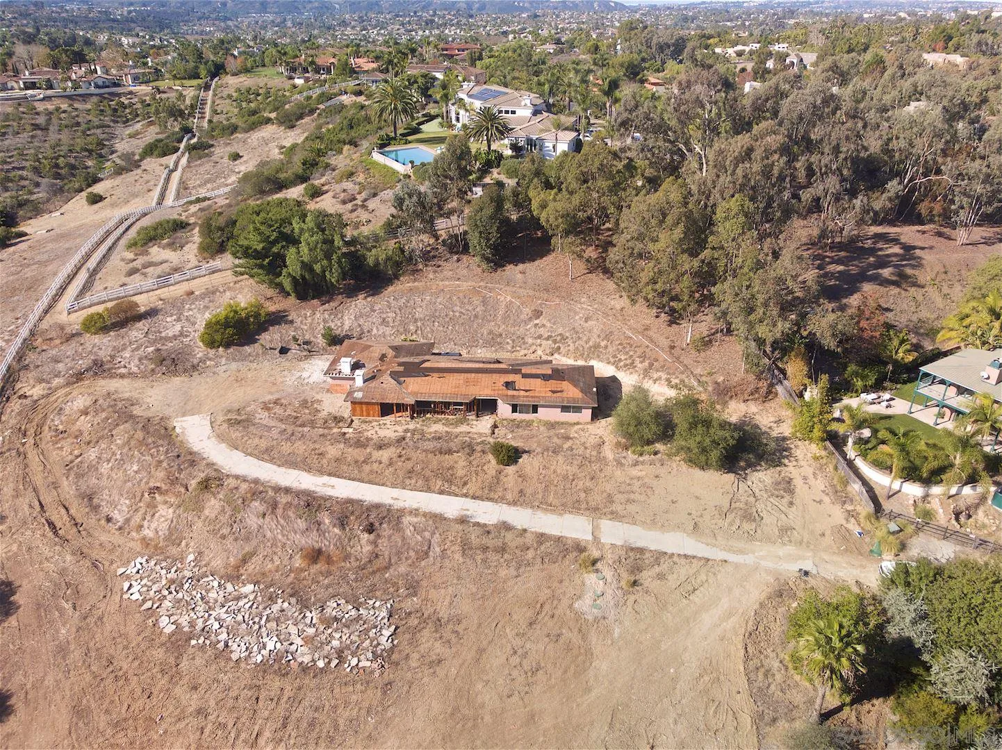 3572 Copper Crest Road Encinitas, CA 92024 - Photo 5 of 16