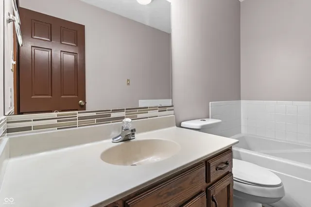 $235,000 | 1314 Holiday Lane East, Brownsburg, IN 46112