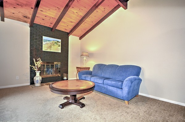 34 Wells Park Road Sturbridge, MA 01566 - Photo 9 of 28 Gallery Image 9