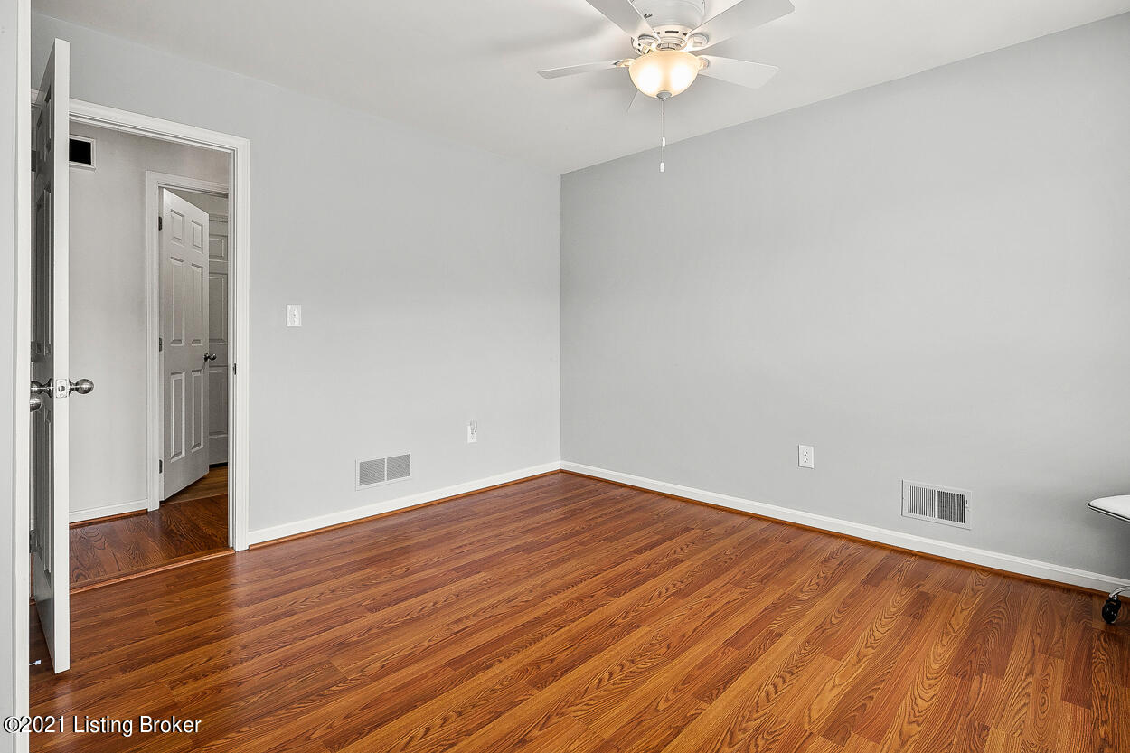 12501 Kirkham Road Louisville, KY 40299 - Photo 56 of 60 44