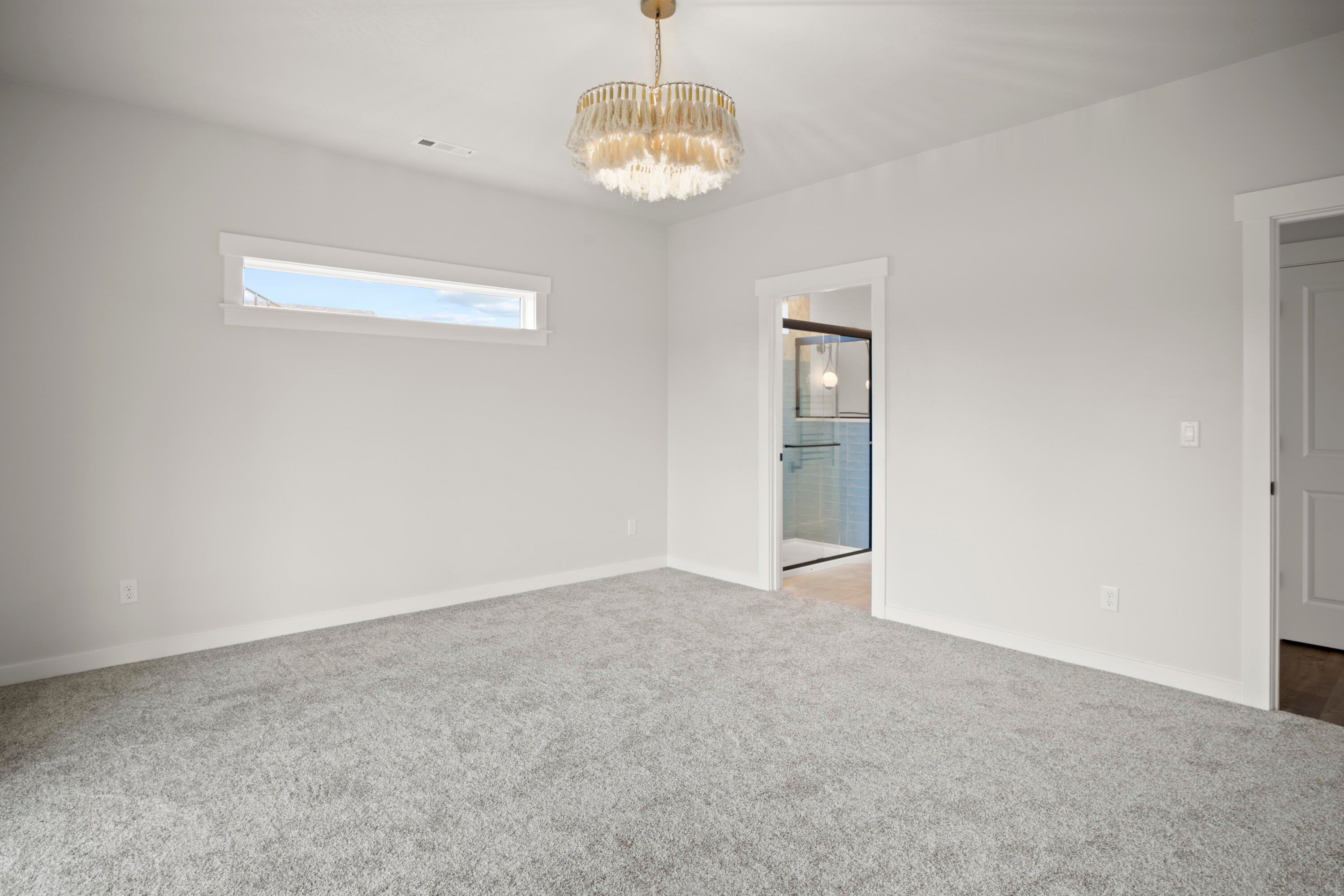 263 Samuel Lane Loop Road Phoenix, OR 97535 - Photo 14 of 31 Primary bedroom