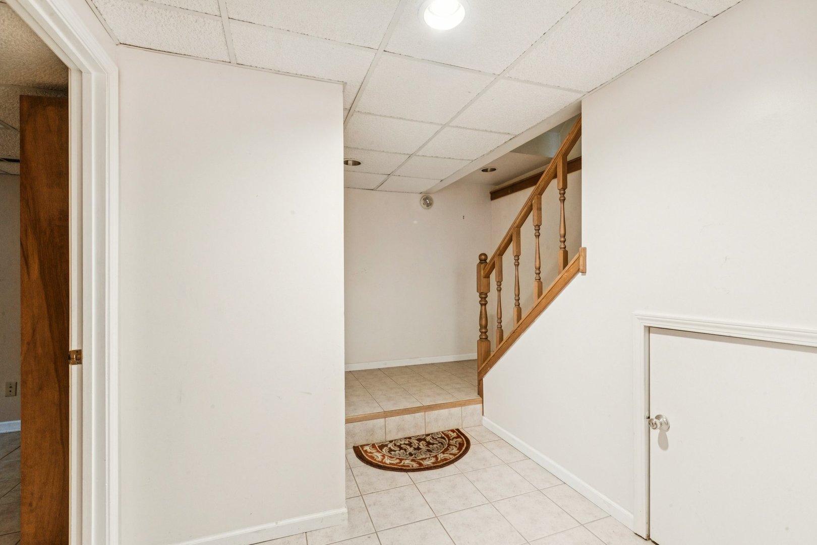 18604 Carpenter Street Homewood, IL 60430 - Photo 19 of 31 a view of entryway