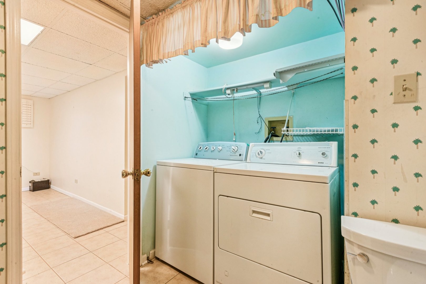 18604 Carpenter Street Homewood, IL 60430 - Photo 23 of 31 a bathroom with a sink a toilet and shower