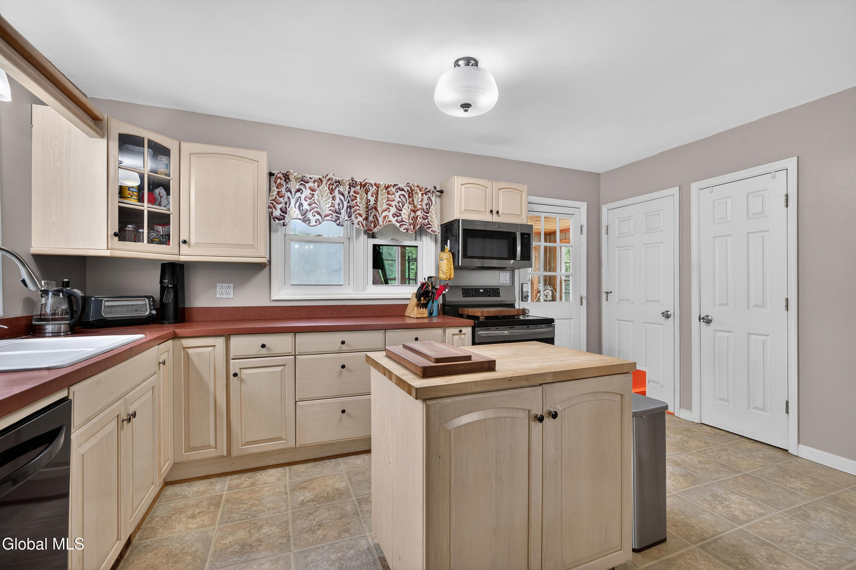 5793 Depot Road Voorheesville, NY 12186 - Photo 14 of 90 066-5793-Depot-Road-Voorheesville-NY-121