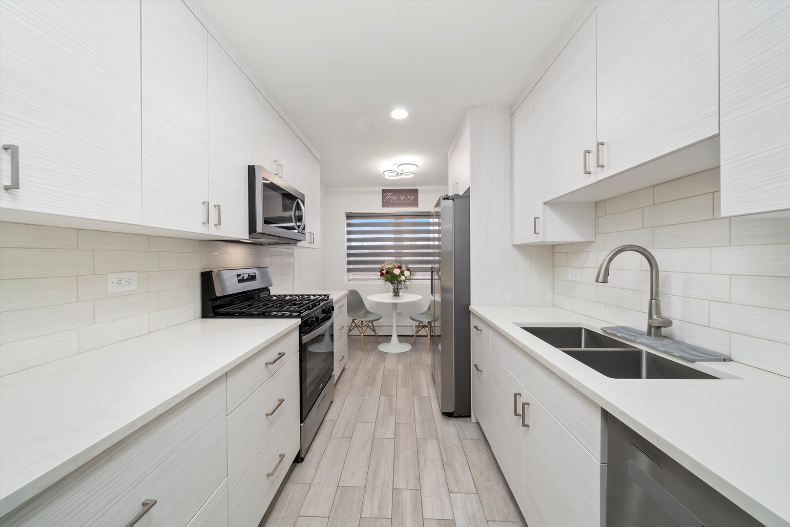 415 South Maple Avenue, Unit 202 Oak Park, IL 60302 - Photo 3 of 29