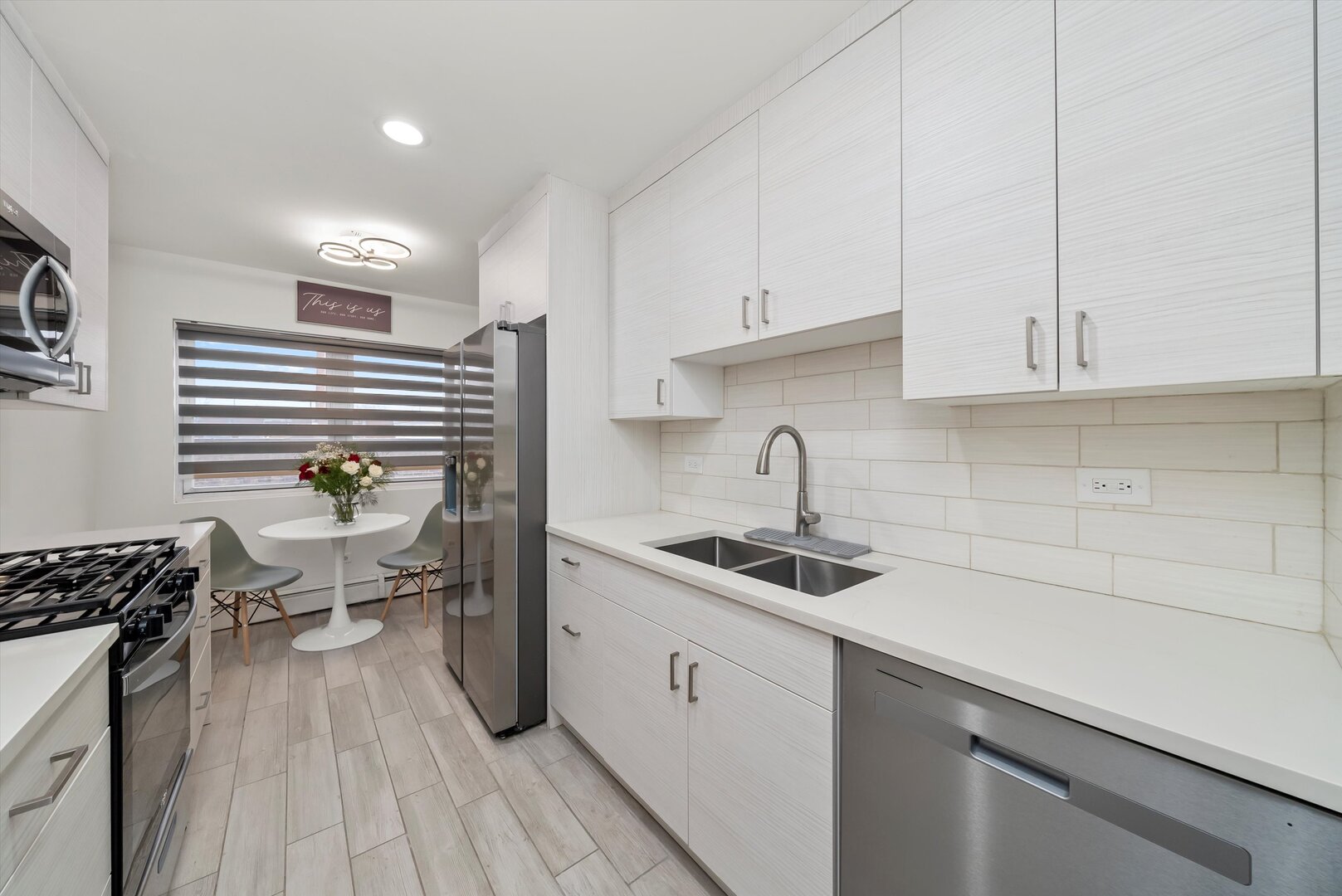 415 South Maple Avenue, Unit 202 Oak Park, IL 60302 - Photo 4 of 29