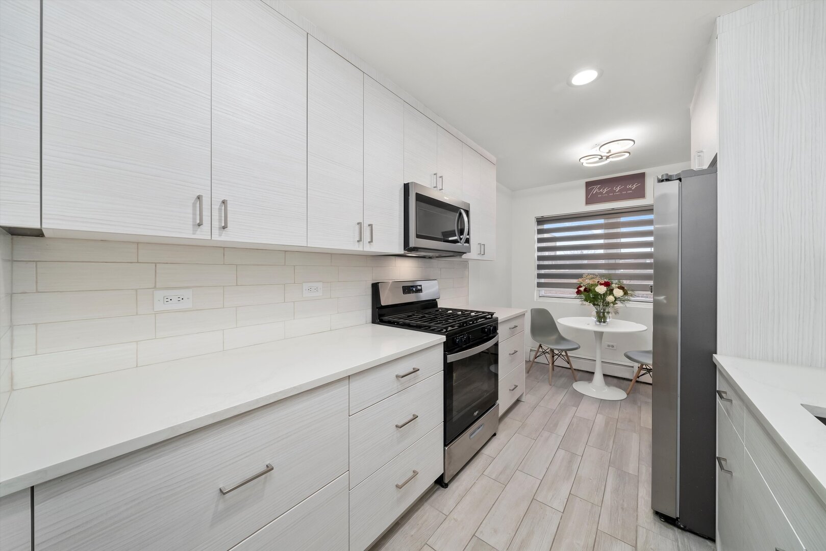 415 South Maple Avenue, Unit 202 Oak Park, IL 60302 - Photo 5 of 29