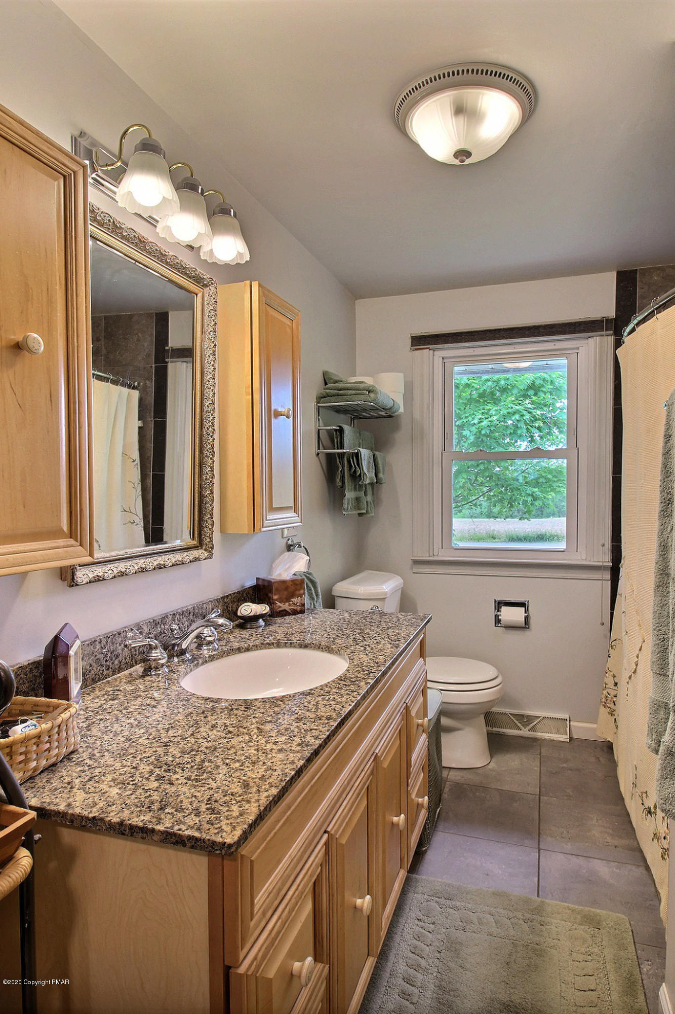324 Poplar Valley Road West Stroudsburg, PA 18360 - Photo 15 of 58 Main Bathroom