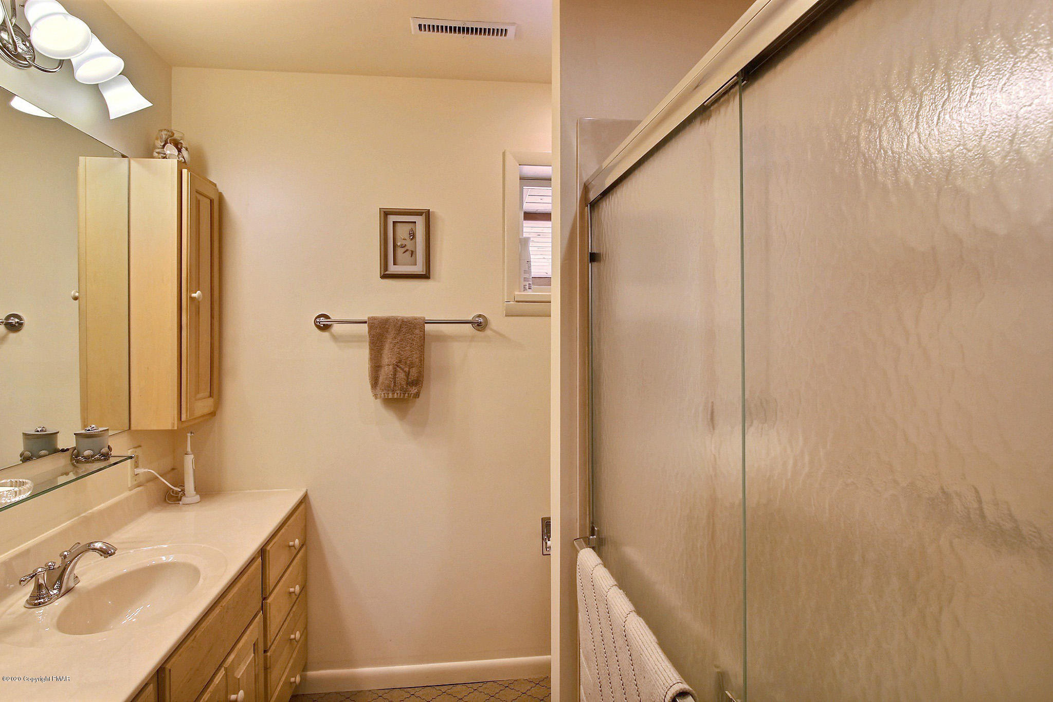 324 Poplar Valley Road West Stroudsburg, PA 18360 - Photo 21 of 58 2nd Bathroom