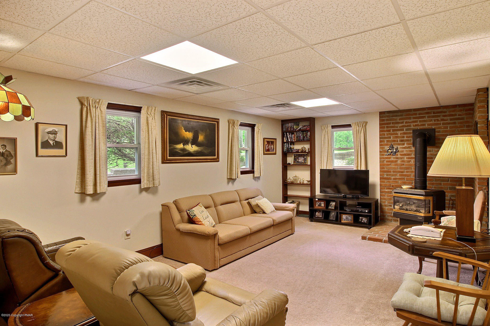 324 Poplar Valley Road West Stroudsburg, PA 18360 - Photo 23 of 58 Family Room