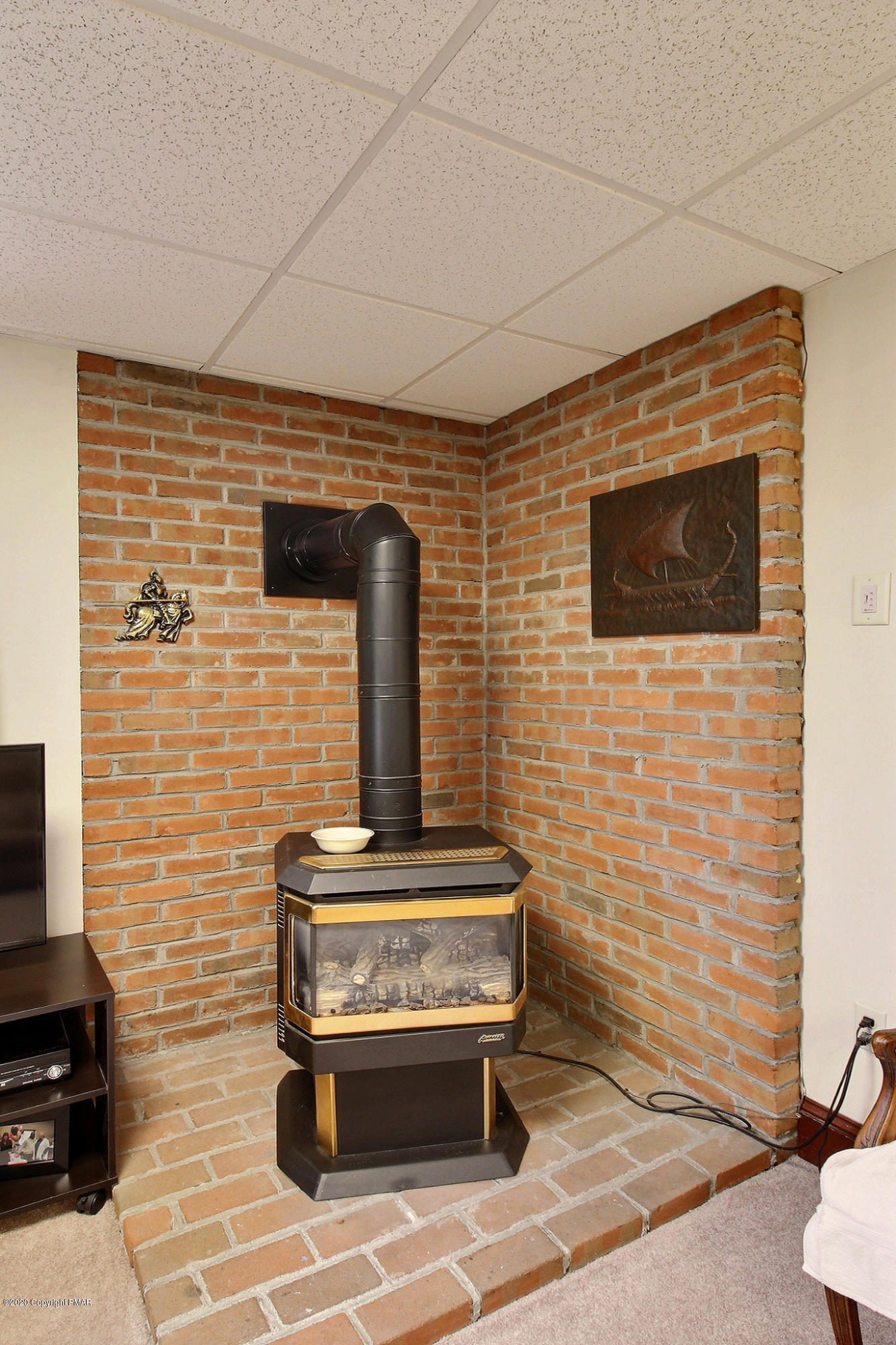 324 Poplar Valley Road West Stroudsburg, PA 18360 - Photo 25 of 58 Propane Stove