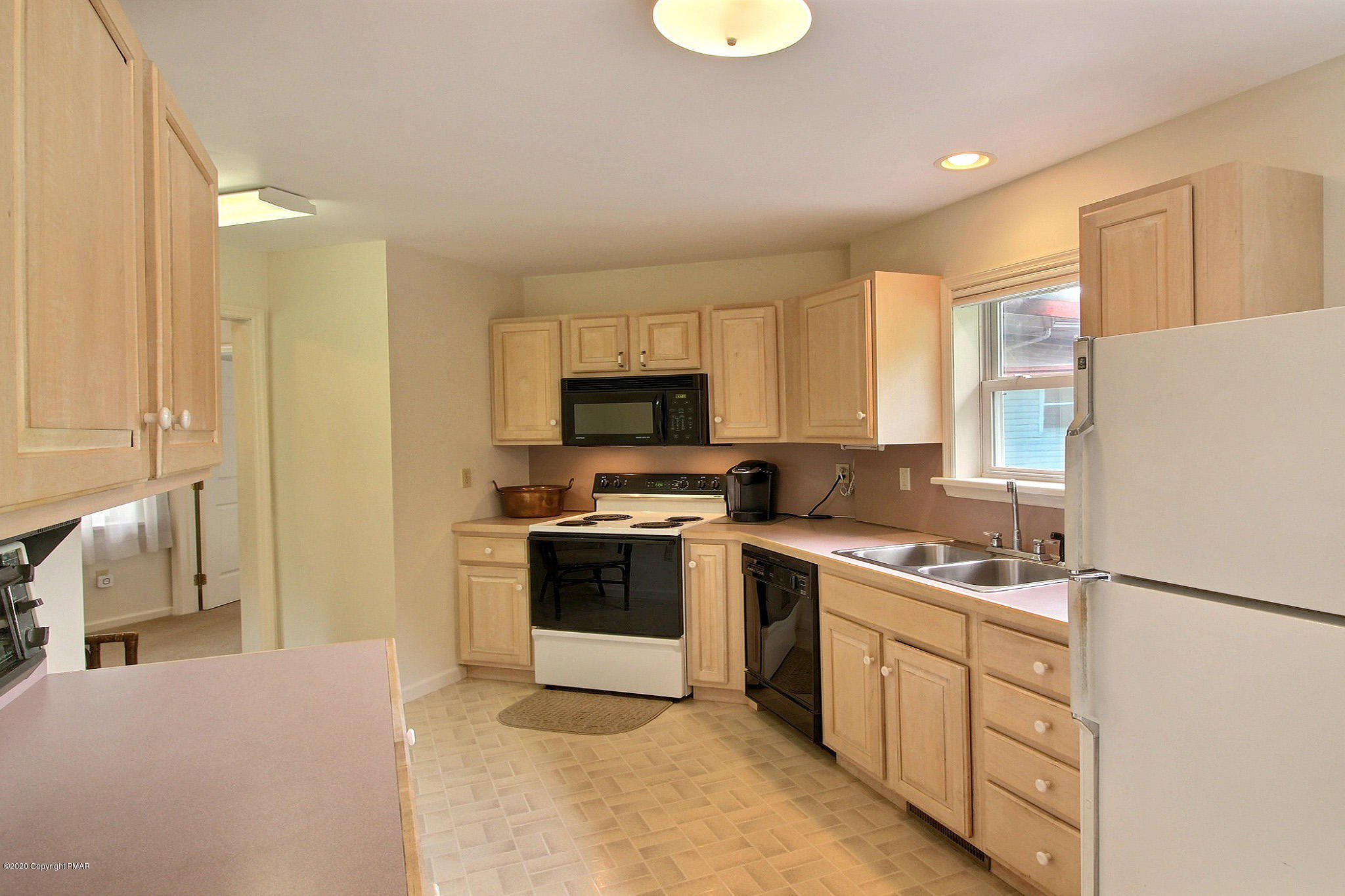 324 Poplar Valley Road West Stroudsburg, PA 18360 - Photo 36 of 58 Kitchen - In Law Suite