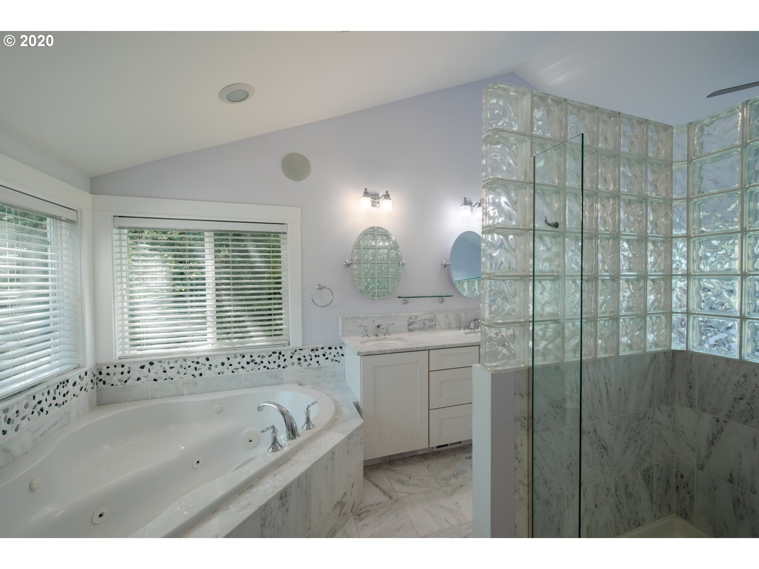 750 Southwest Pucker Huddle Road White Salmon, WA 98672 - Photo 17 of 31 Gallery Image 17