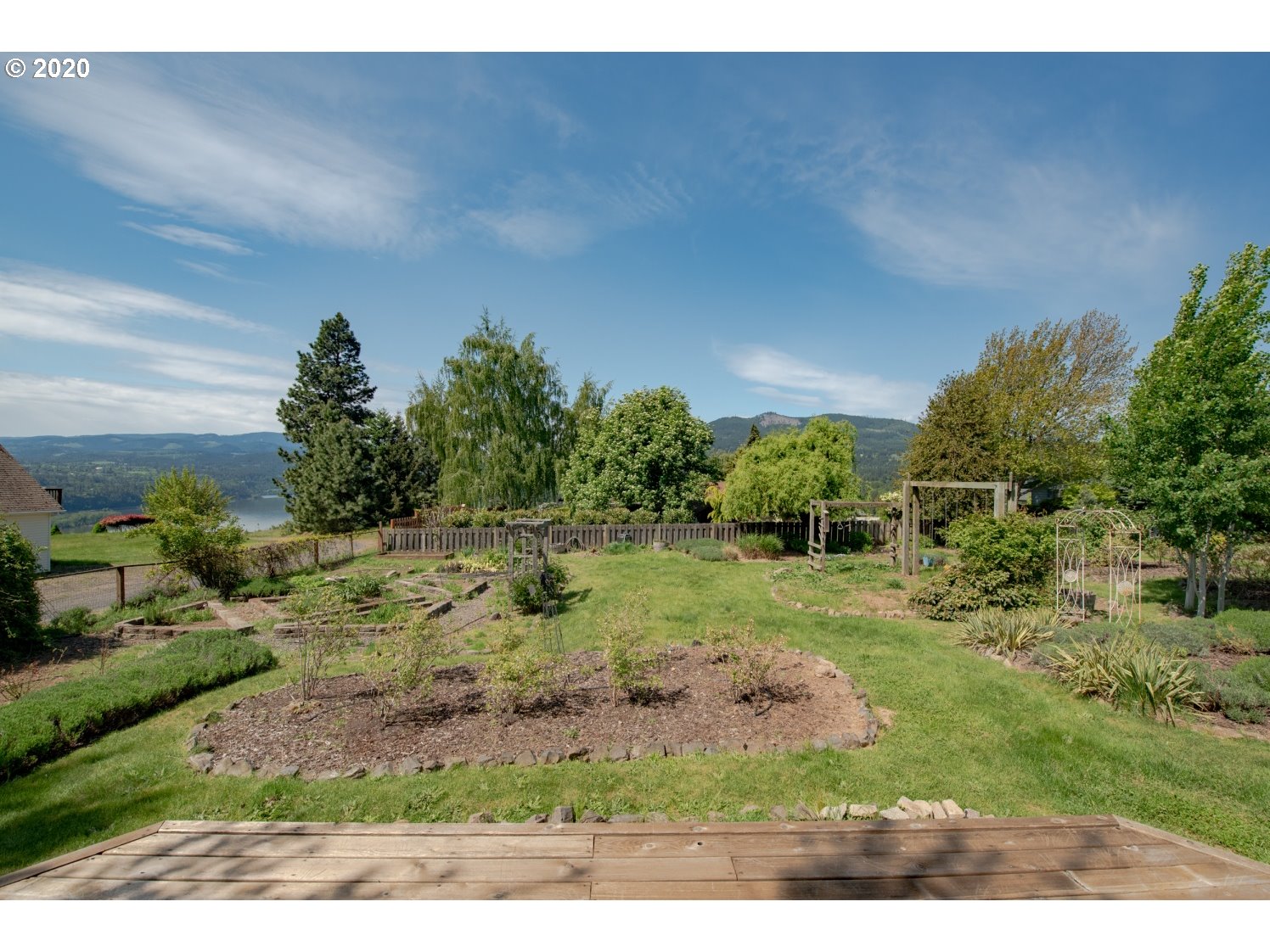 750 Southwest Pucker Huddle Road White Salmon, WA 98672 - Photo 25 of 31 Gallery Image 25