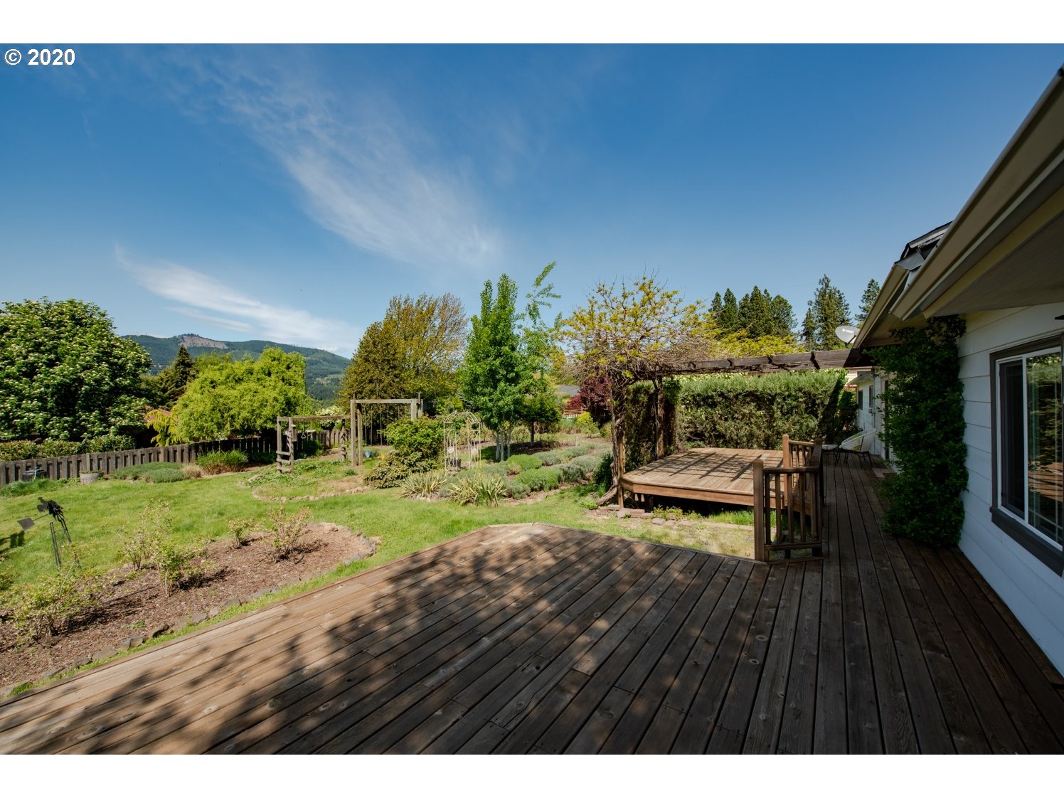 750 Southwest Pucker Huddle Road White Salmon, WA 98672 - Photo 26 of 31 Gallery Image 26
