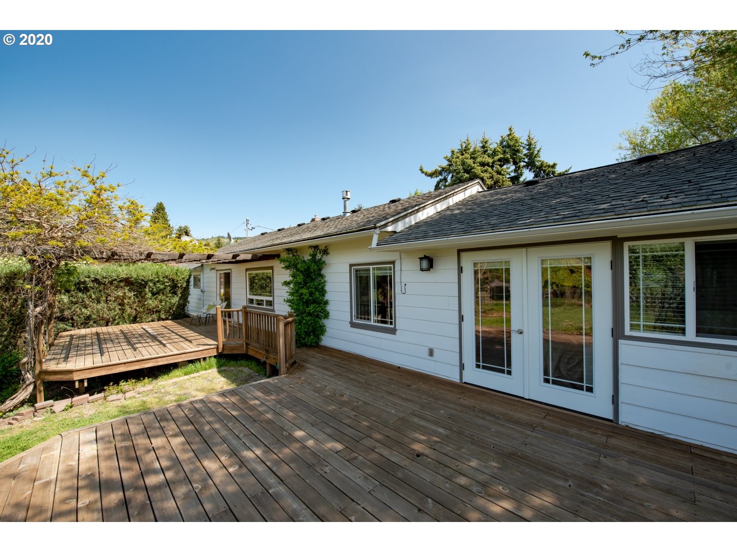 750 Southwest Pucker Huddle Road White Salmon, WA 98672 - Photo 4 of 31 Gallery Image 4