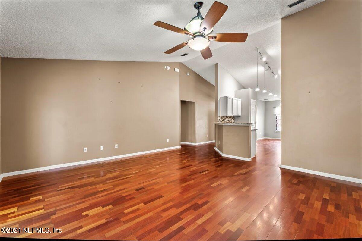 3843 Chapelgate Road Jacksonville, FL 32223 - Photo 11 of 28 11-JAXREP_3843_Chapelgate_Rd_Jacksonvill