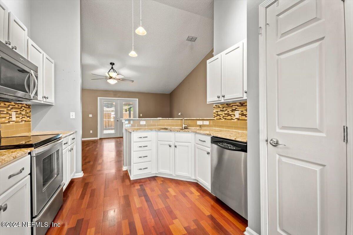 3843 Chapelgate Road Jacksonville, FL 32223 - Photo 17 of 28 17-JAXREP_3843_Chapelgate_Rd_Jacksonvill