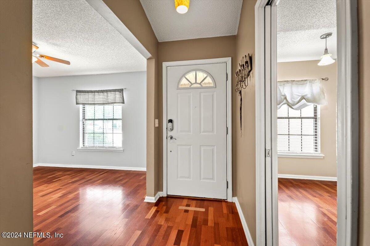 3843 Chapelgate Road Jacksonville, FL 32223 - Photo 6 of 28 06-JAXREP_3843_Chapelgate_Rd_Jacksonvill
