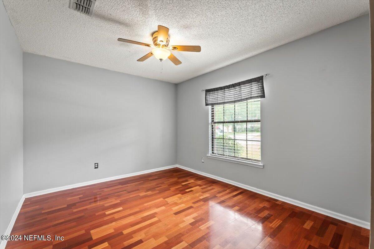 3843 Chapelgate Road Jacksonville, FL 32223 - Photo 7 of 28 07-JAXREP_3843_Chapelgate_Rd_Jacksonvill