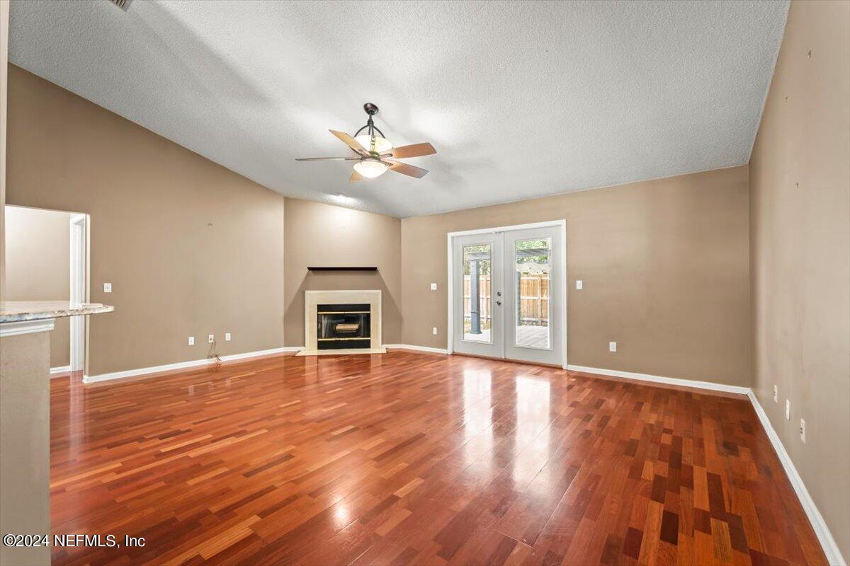 3843 Chapelgate Road Jacksonville, FL 32223 - Photo 9 of 28 09-JAXREP_3843_Chapelgate_Rd_Jacksonvill