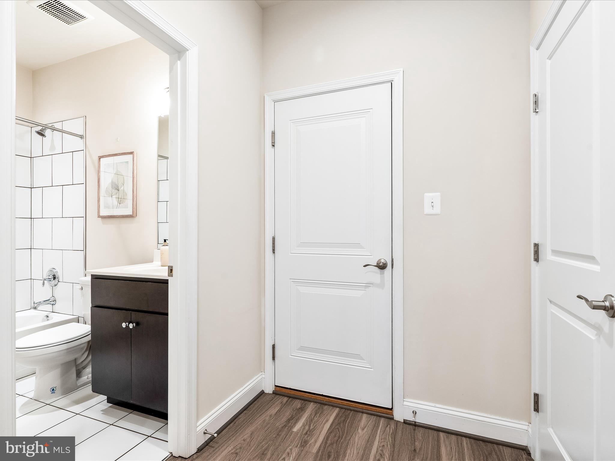 822 Lindley Road Frederick, MD 21701 - Photo 30 of 58 Main floor full bath