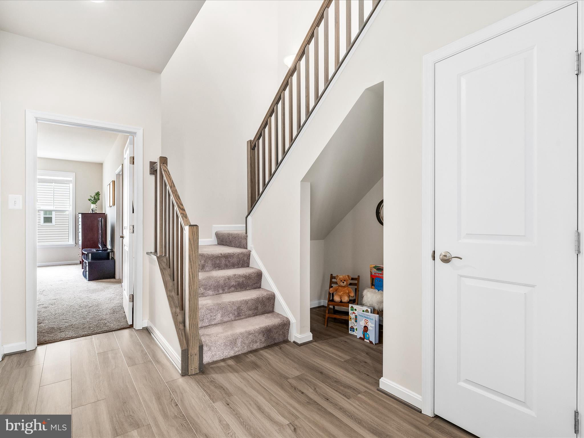 822 Lindley Road Frederick, MD 21701 - Photo 32 of 58 Third floor hallway with laundry