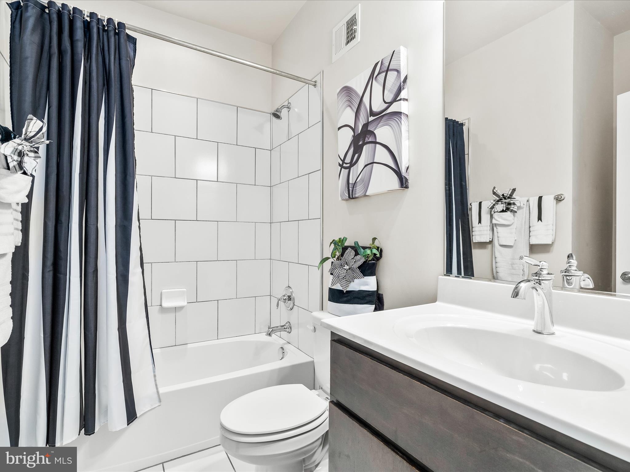 822 Lindley Road Frederick, MD 21701 - Photo 42 of 58 Hall full bath