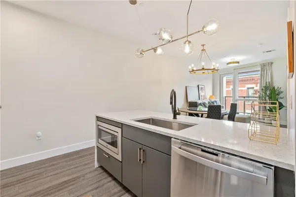 $2,500 | 3725 Butler Street, Unit 406, Pittsburgh, PA 15201