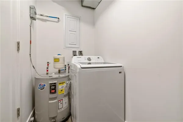 $2,500 | 3725 Butler Street, Unit 406, Pittsburgh, PA 15201