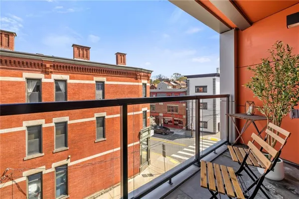 $2,500 | 3725 Butler Street, Unit 406, Pittsburgh, PA 15201