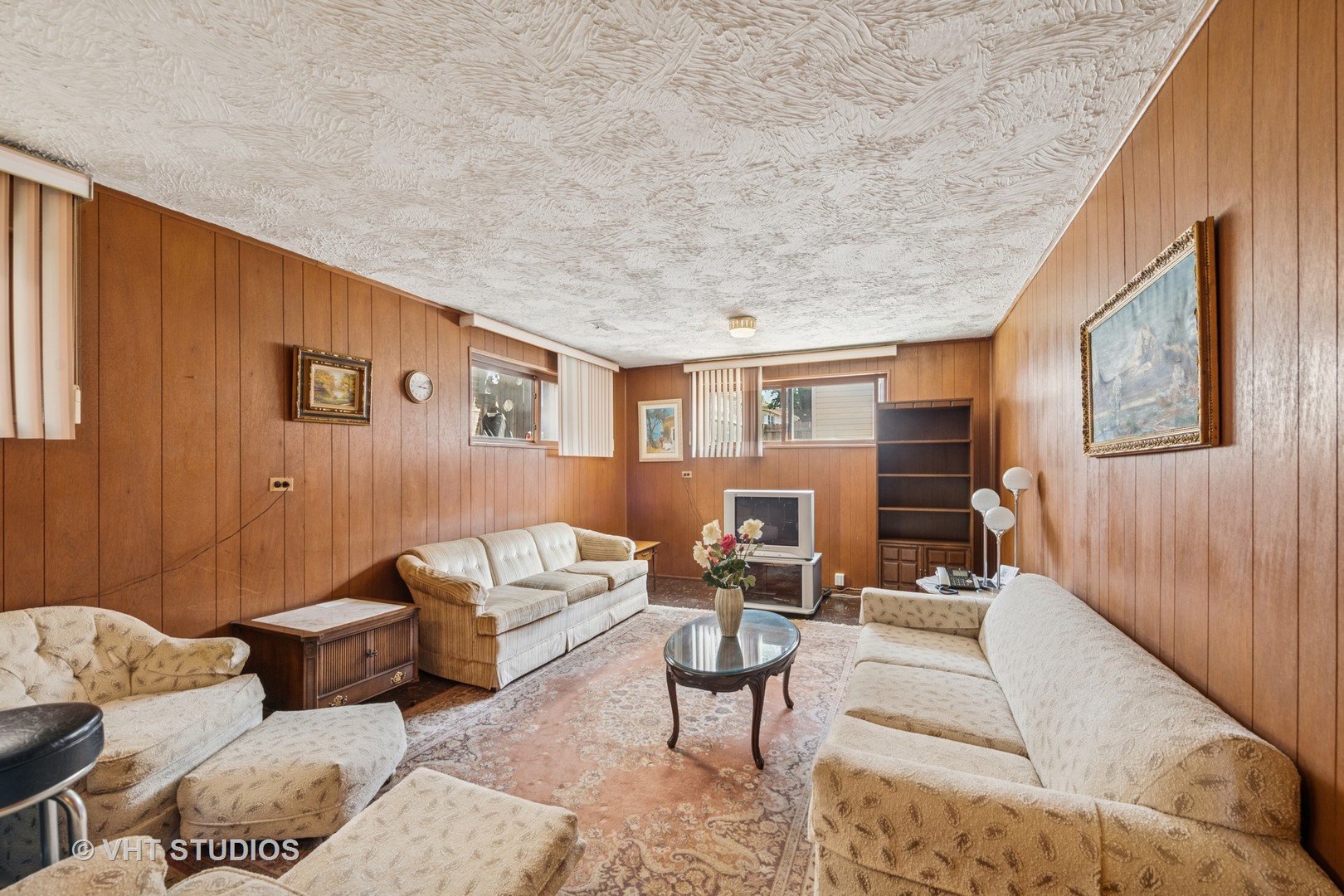 4143 West Devon Avenue Chicago, IL 60646 - Photo 14 of 22 a living room with furniture and a wooden floor