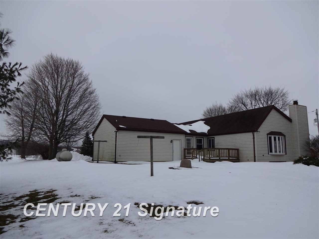4505 Lone Road Freeland, MI 48623 - Photo 2 of 23