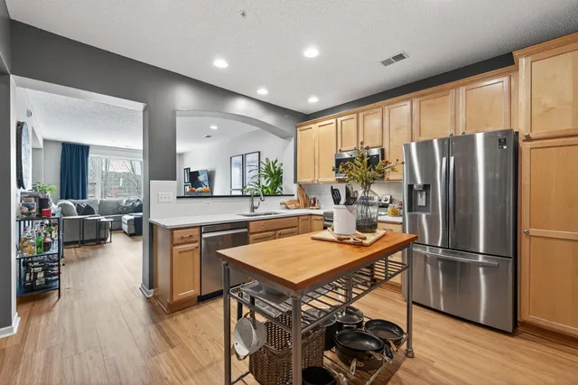 $329,900 | 11343 Stratton Avenue, Unit 202, Eden Prairie, MN 55344