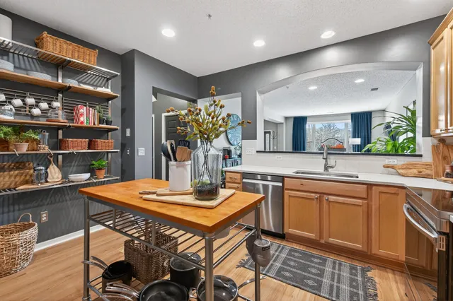 $329,900 | 11343 Stratton Avenue, Unit 202, Eden Prairie, MN 55344